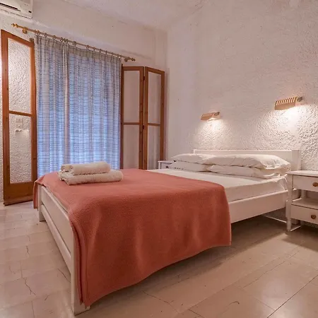 Corner 4* ゴウヴィア