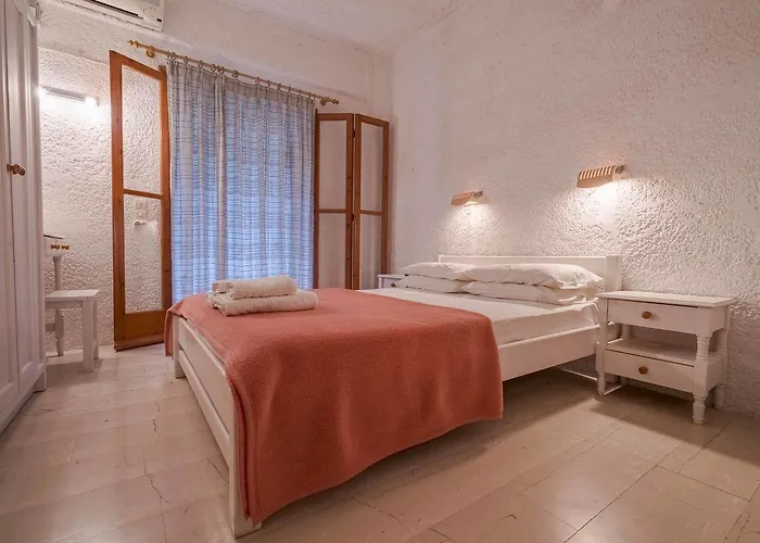 Corner 4* Γουβιά