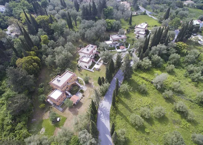 Corner Ξενοδοχείο με διαμερίσματα Γουβιά