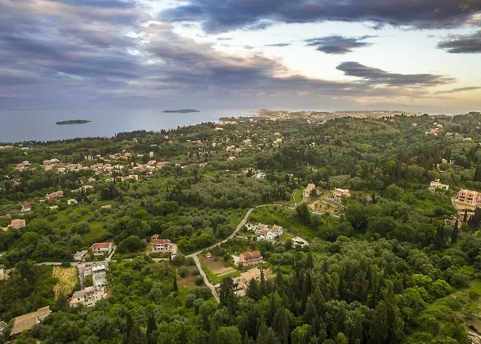 Ξενοδοχείο με διαμερίσματα Corner Γουβιά